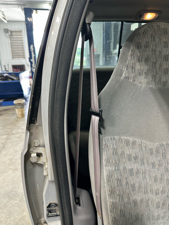 99 Ford F350 Crew Cab Right RH Front Seat Belt Retractor Medium Graphite