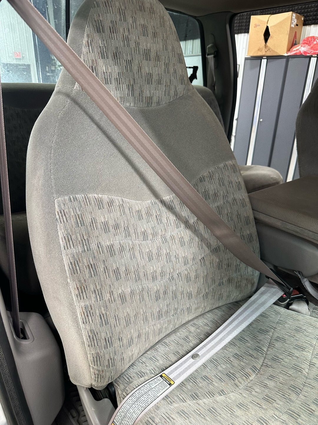 99 Ford F350 Crew Cab Right RH Front Seat Belt Retractor Medium Graphite