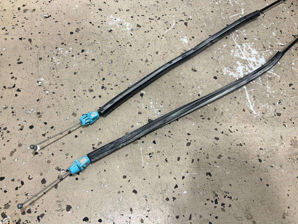 03-09 Hummer H2 Pair of LH & RH Hatch Latches Includes Cables Tested