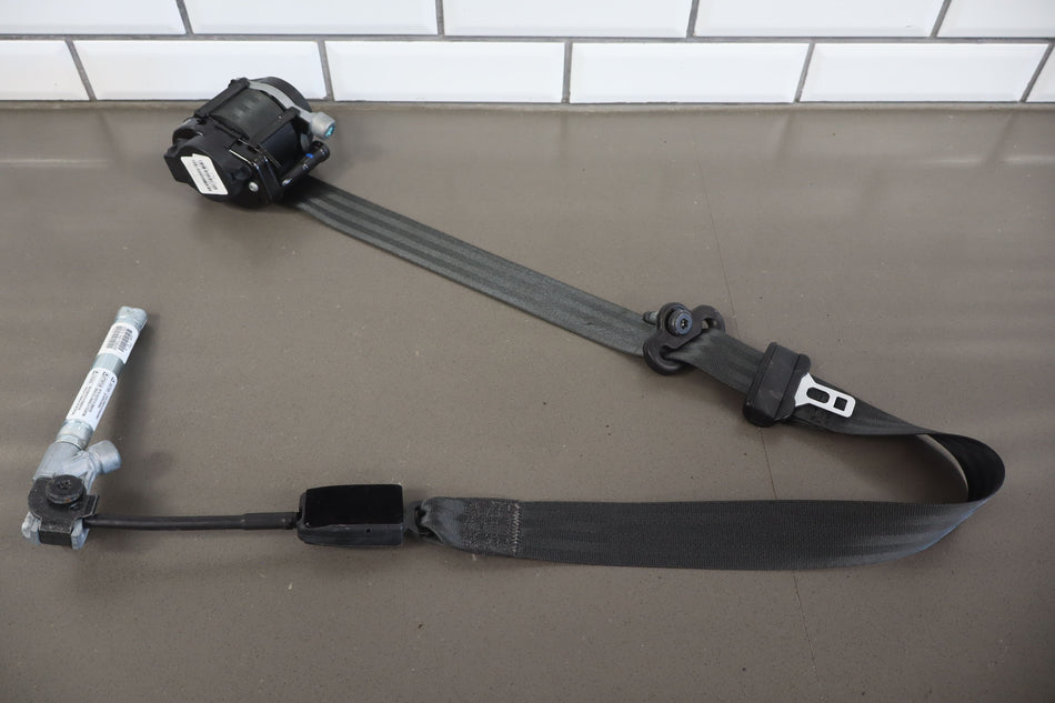 2013 Fiat 500- Front Seat Belt