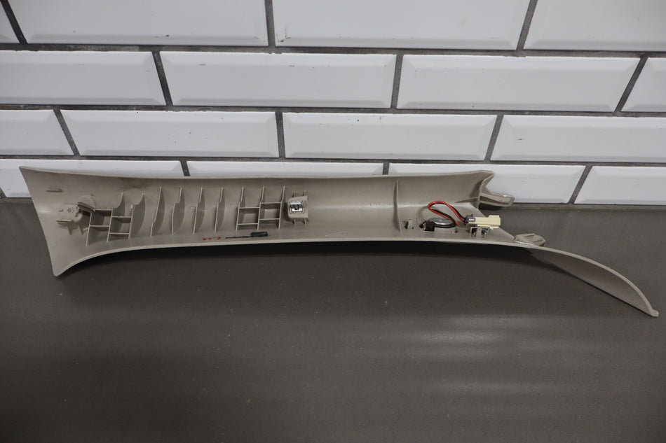 2009 Chevrolet Suburban 1500 GMT900- Pair A Pillar Trim