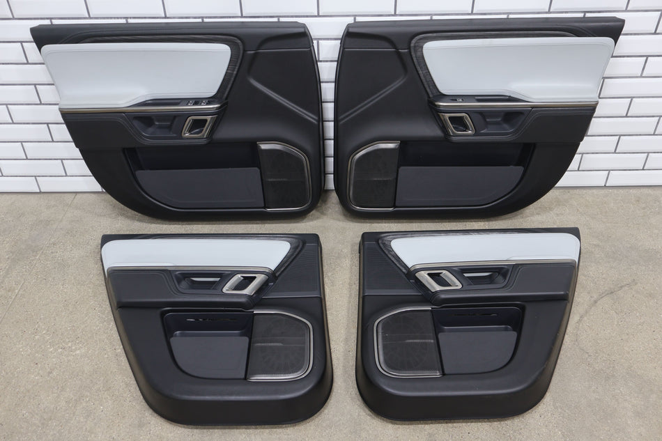 Front Door Trim Panel RIVIAN R1T Rl 22