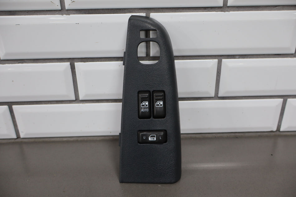 2001 Chevrolet Silverado 2500 HD GMT800- Front Door Switch