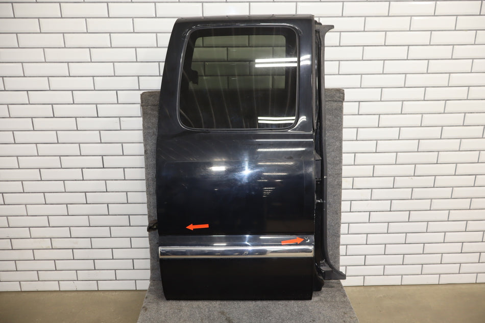 2001-2002 GMC Sierra 2500 HD Right Rear Door Onyx Black ( 41U ) 89024759
