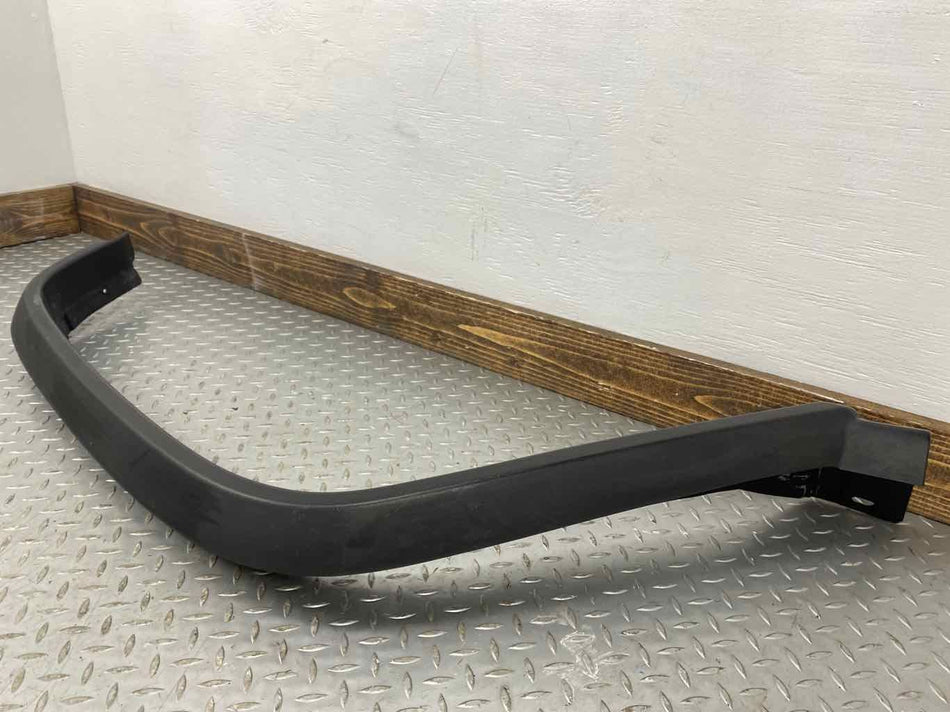 2006 Hummer H2- QUARTER PANEL MOULDING