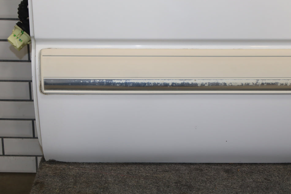 01-07 Chevy GMC Silverado Sierra Suburban GMT800 Crew Cab Left Rear Door Olympic White 50
