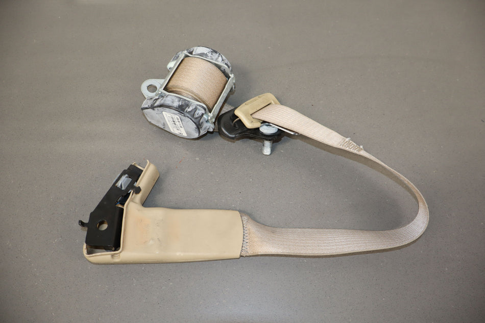 2010 Chevrolet Corvette- Front Seat Belt