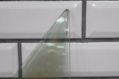 06-12 Bentley Flying Spur Front Left Vent Window Glass (Self Tint) Delaminated