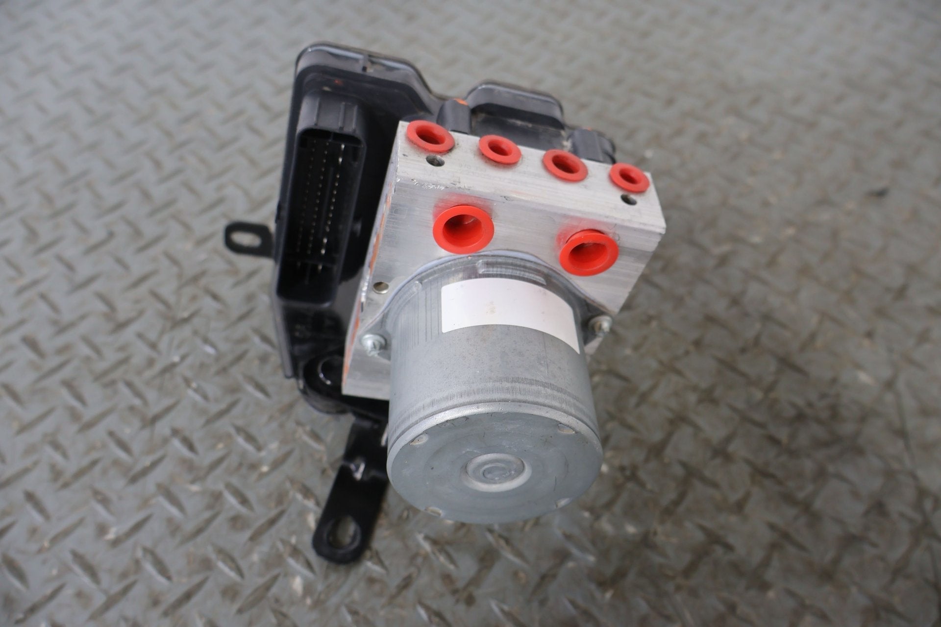 Anti-Lock Brake Parts, 2022, Rivian, R1S