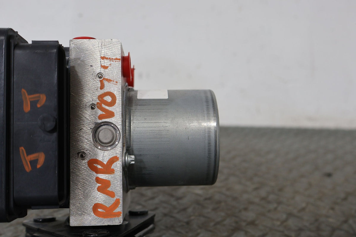 Anti-Lock Brake Parts, 2022, Rivian, R1S