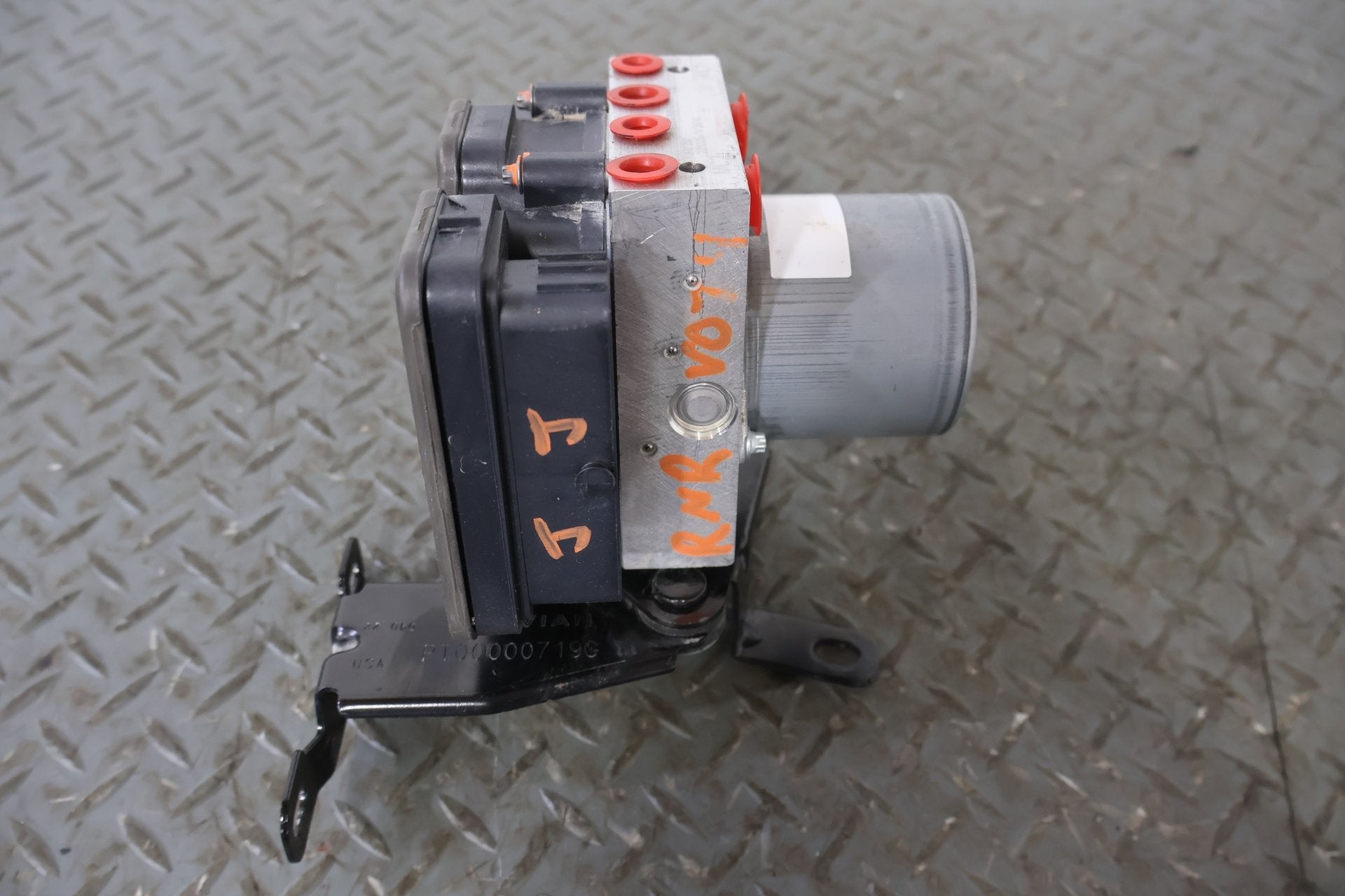 Anti-Lock Brake Parts, 2022, Rivian, R1S