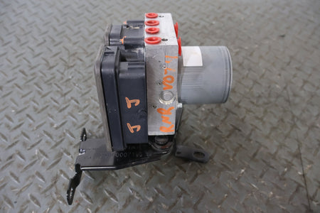 Anti-Lock Brake Parts, 2022, Rivian, R1S