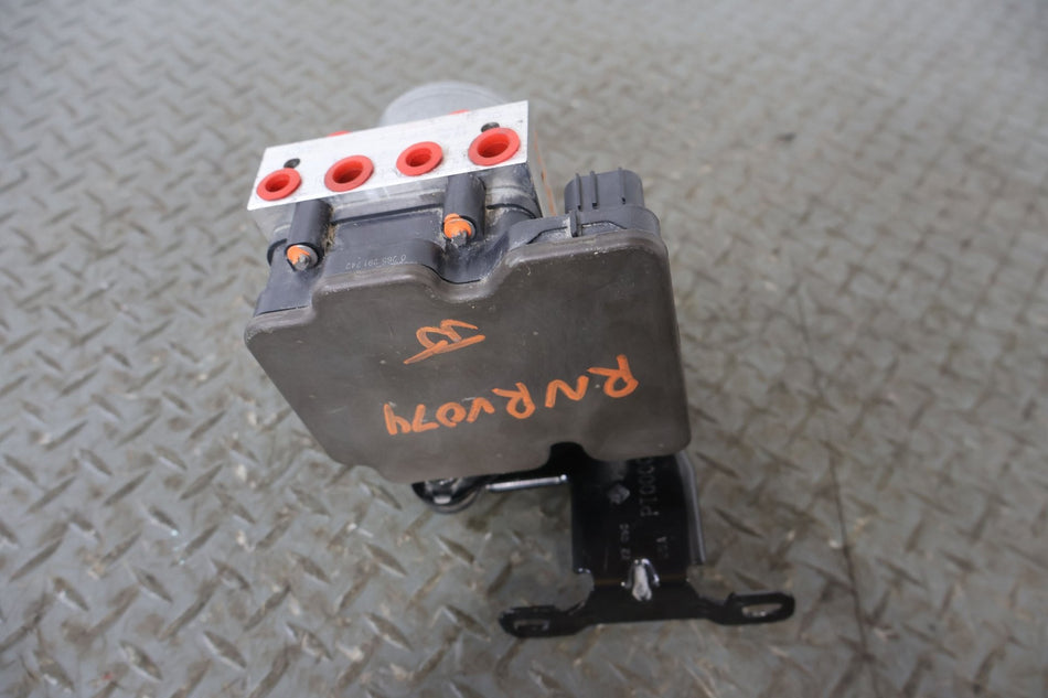 Anti-Lock Brake Parts, 2022, Rivian, R1S