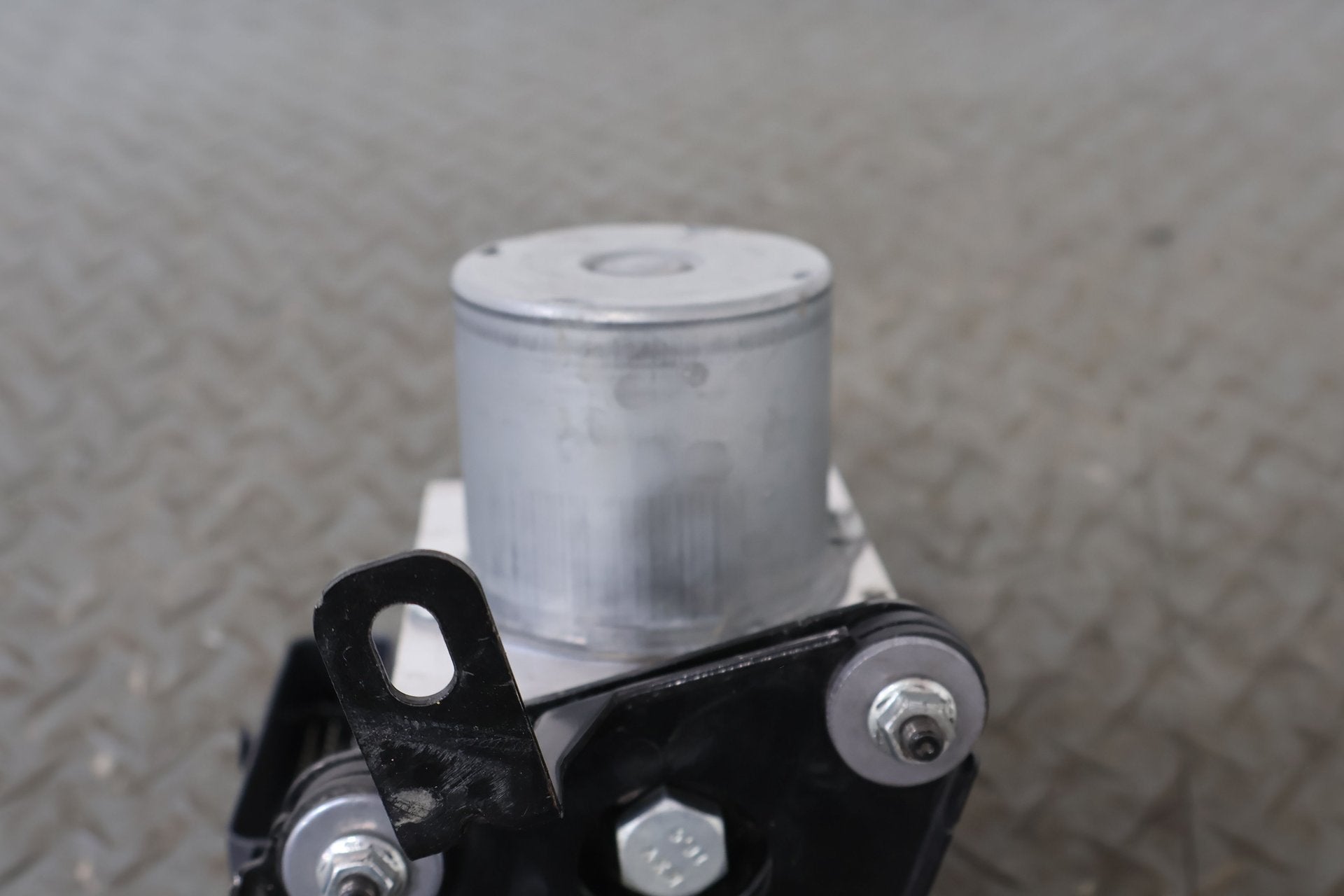 Anti-Lock Brake Parts, 2022, Rivian, R1S