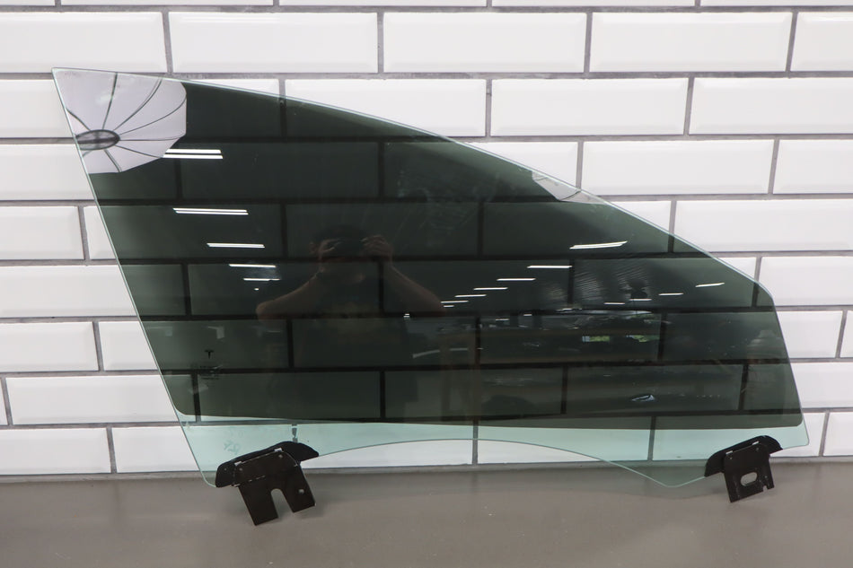 2016 Tesla S- Right Front Door Window