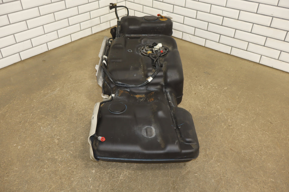2009 Chevrolet Tahoe GMT900- Fuel Tank with Pump