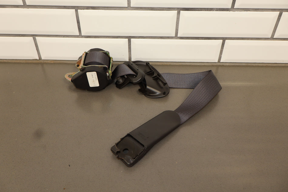 2005 Chevrolet Corvette- Front Seat Belt