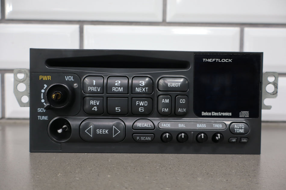 2001 Chevrolet Corvette- Radio