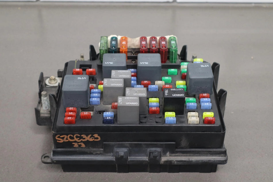 Engine Fuse Box, 2002, Chevrolet, Silverado 1500
