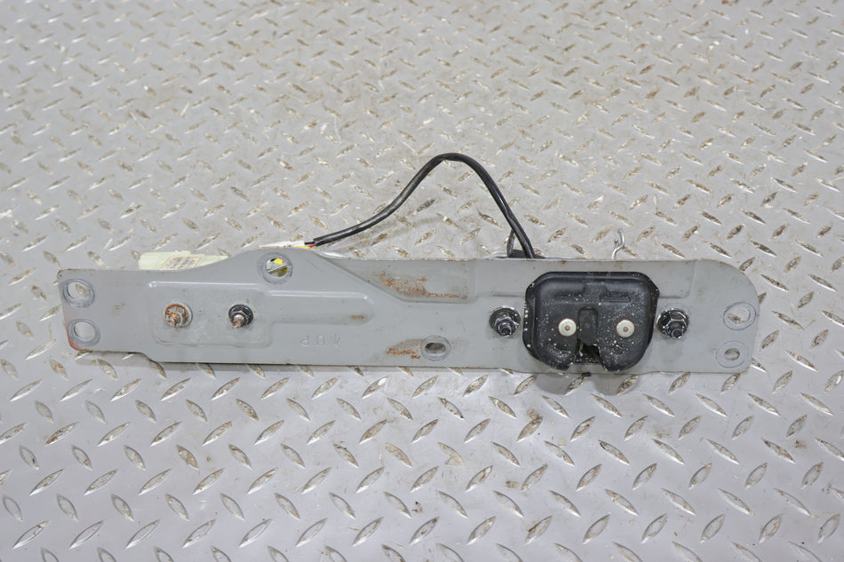 09-20 Nissan 370Z Coupe Z34 Deck Lid Latch W/ Actuator (Tested) W/ Bracket