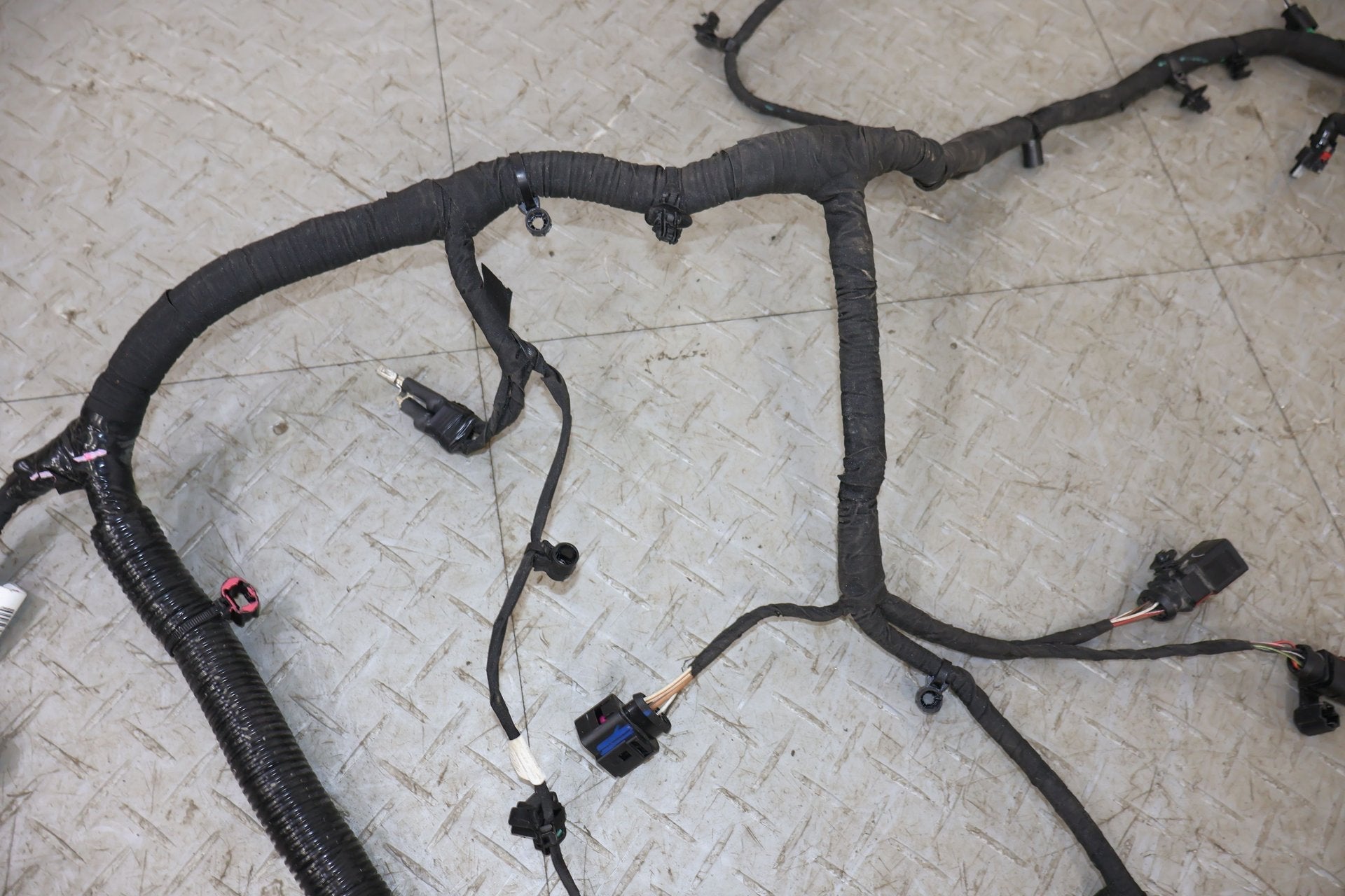 Body Wiring Harness, 2022, Rivian, R1S
