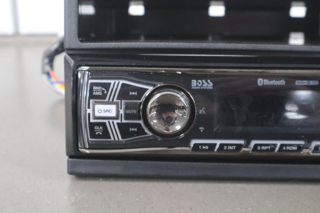 Boss Audio 611UAB Single DIN AM - FM Receiver W/Bluetooth MP3 USB
