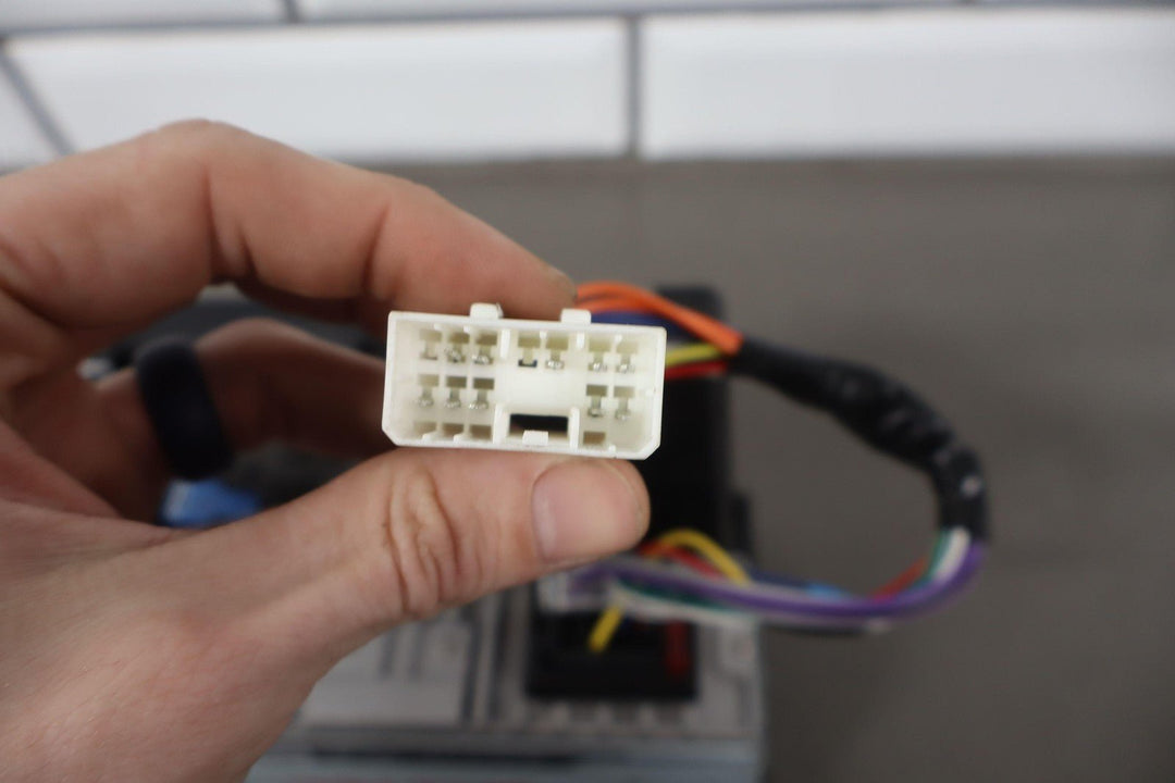 Boss Audio 611UAB Single DIN AM - FM Receiver W/Bluetooth MP3 USB