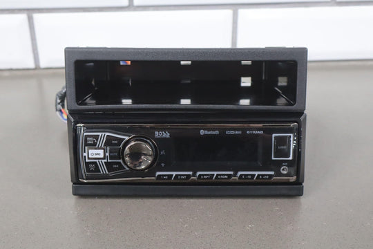 Boss Audio 611UAB Single DIN AM - FM Receiver W/Bluetooth MP3 USB