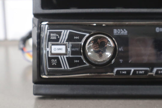 Boss Audio 611UAB Single DIN AM - FM Receiver W/Bluetooth MP3 USB