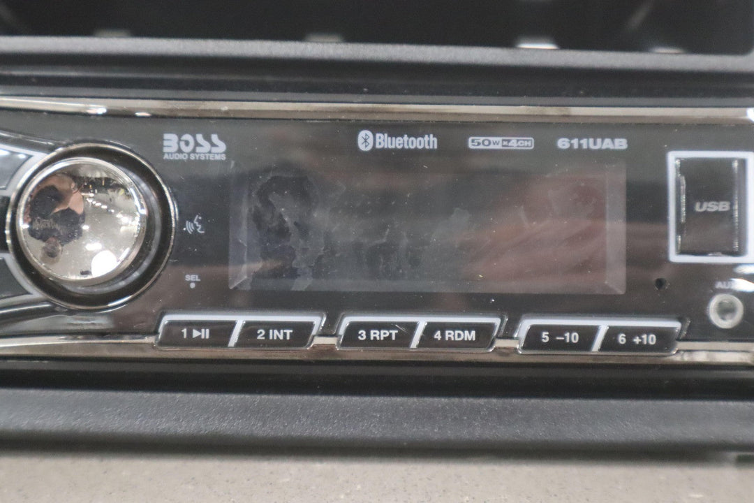 Boss Audio 611UAB Single DIN AM - FM Receiver W/Bluetooth MP3 USB