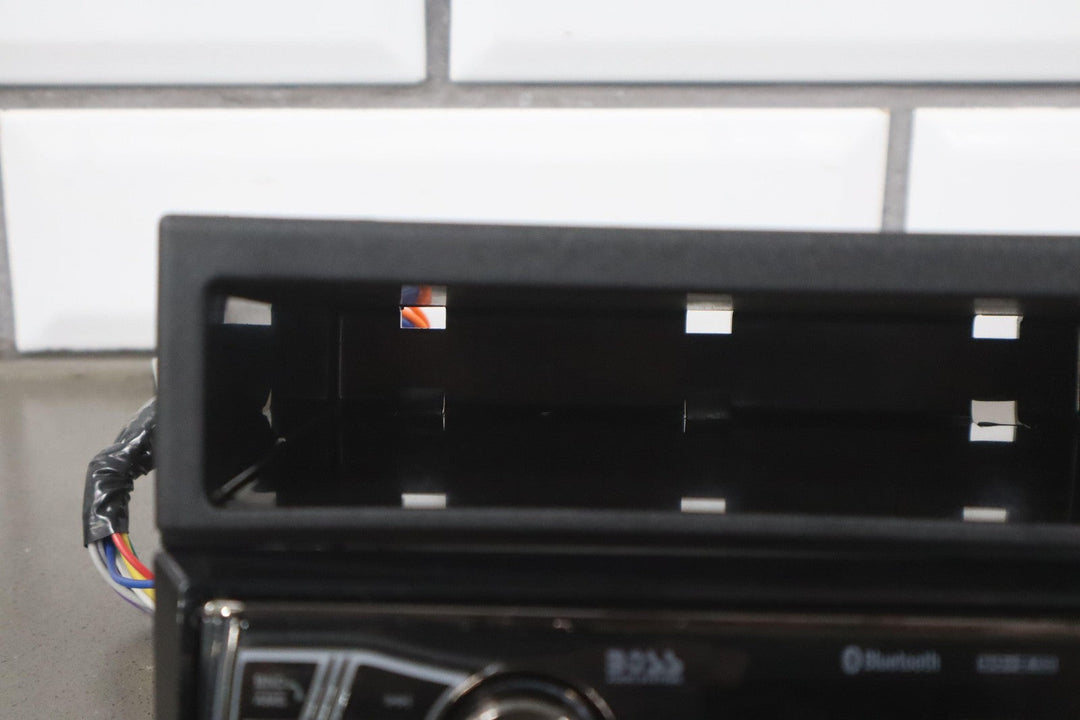 Boss Audio 611UAB Single DIN AM - FM Receiver W/Bluetooth MP3 USB