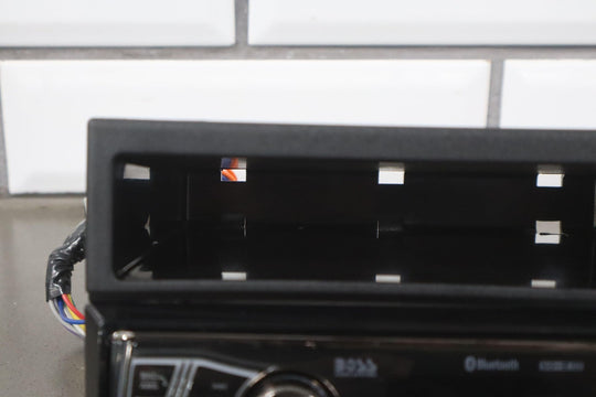 Boss Audio 611UAB Single DIN AM - FM Receiver W/Bluetooth MP3 USB