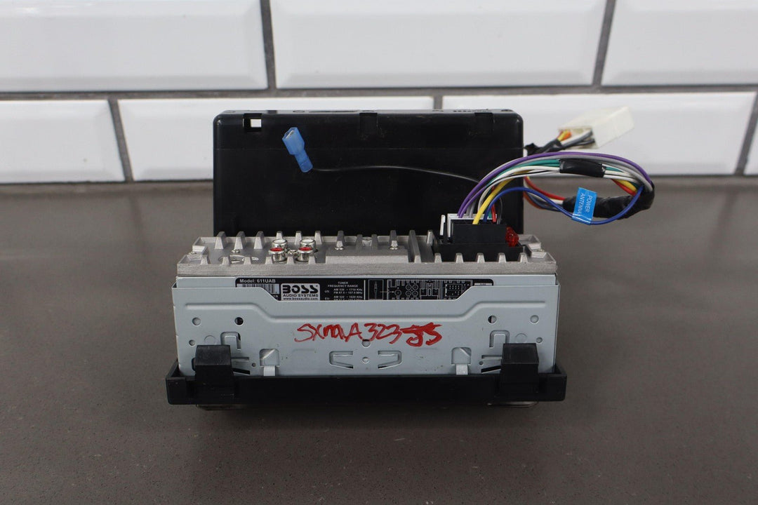 Boss Audio 611UAB Single DIN AM - FM Receiver W/Bluetooth MP3 USB