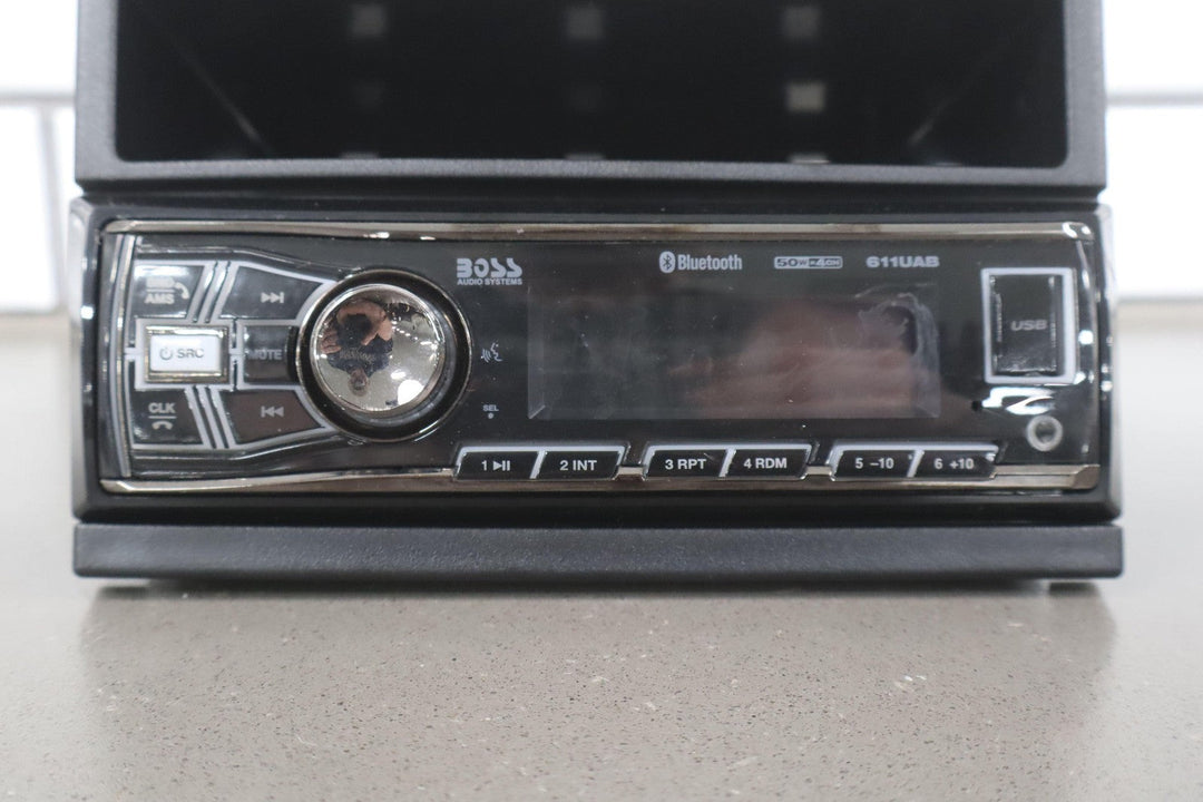 Boss Audio 611UAB Single DIN AM - FM Receiver W/Bluetooth MP3 USB