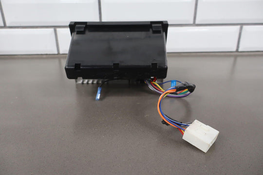 Boss Audio 611UAB Single DIN AM - FM Receiver W/Bluetooth MP3 USB