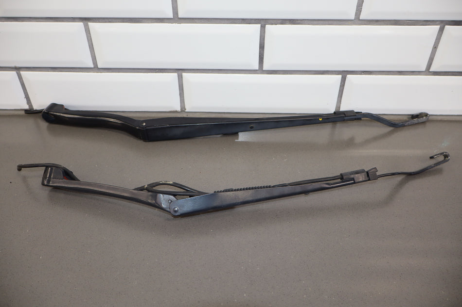 1997-2004 Chevrolet Corvette C5 Wiper Arm LH &amp; RH Pair