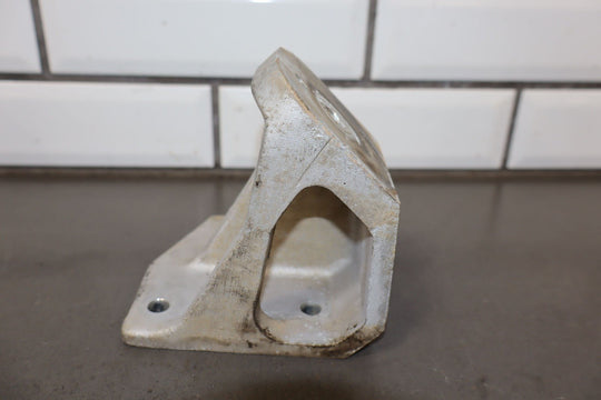 C5 Corvette 5.7L LS1 Pair of LH&RH Engine Frame Mount Brackets 10260642/10260643