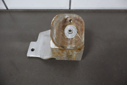 C5 Corvette 5.7L LS1 Pair of LH&RH Engine Frame Mount Brackets 10260642/10260643