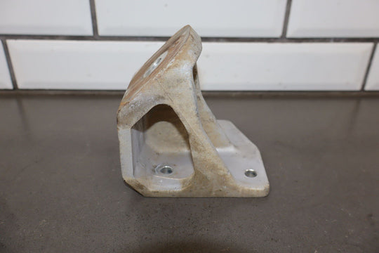 C5 Corvette 5.7L LS1 Pair of LH&RH Engine Frame Mount Brackets 10260642/10260643