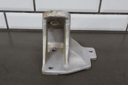 C5 Corvette 5.7L LS1 Pair of LH&RH Engine Frame Mount Brackets 10260642/10260643