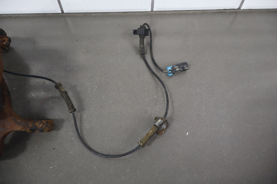 2008 Hummer H3- Right Front Spindle