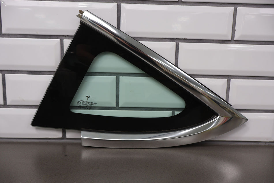 2018 Tesla 3- QUARTER GLASS/WINDOW