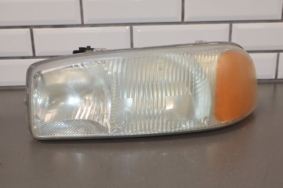 2005 GMC Yukon XL 1500- HEADLAMP ASSEMBLY