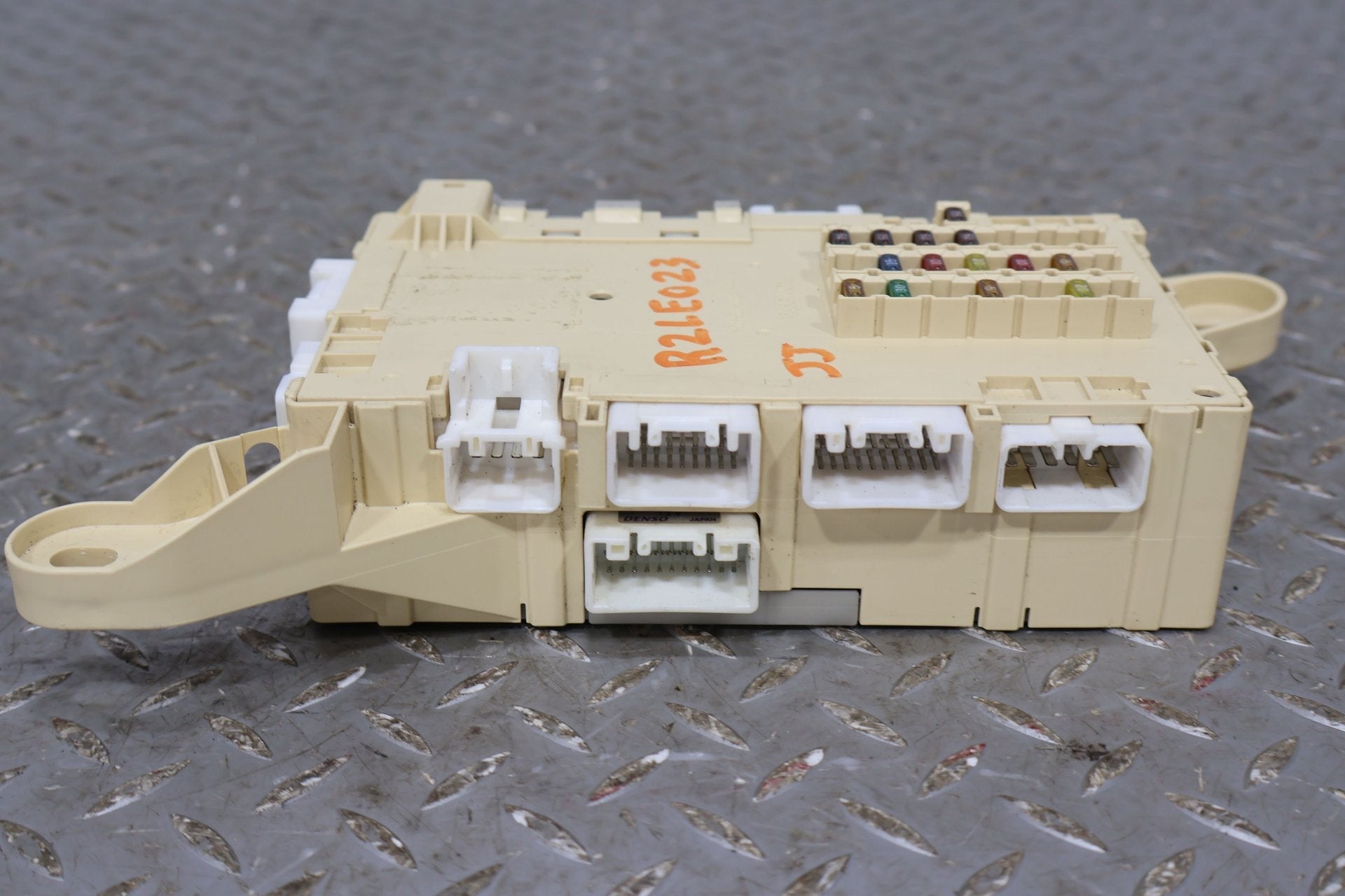 Cabin Fuse Box, 2002, Lexus, LS430