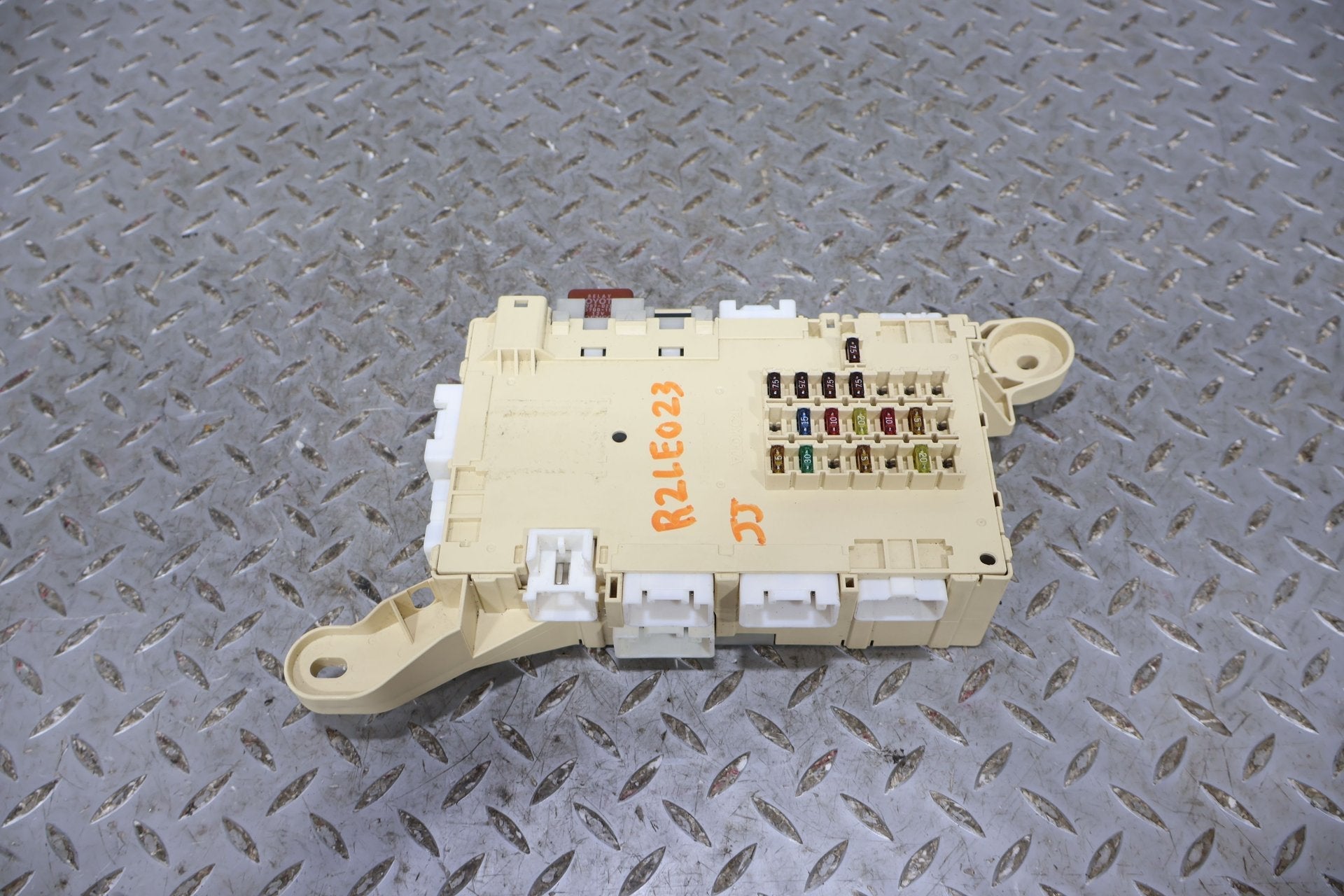Cabin Fuse Box, 2002, Lexus, LS430