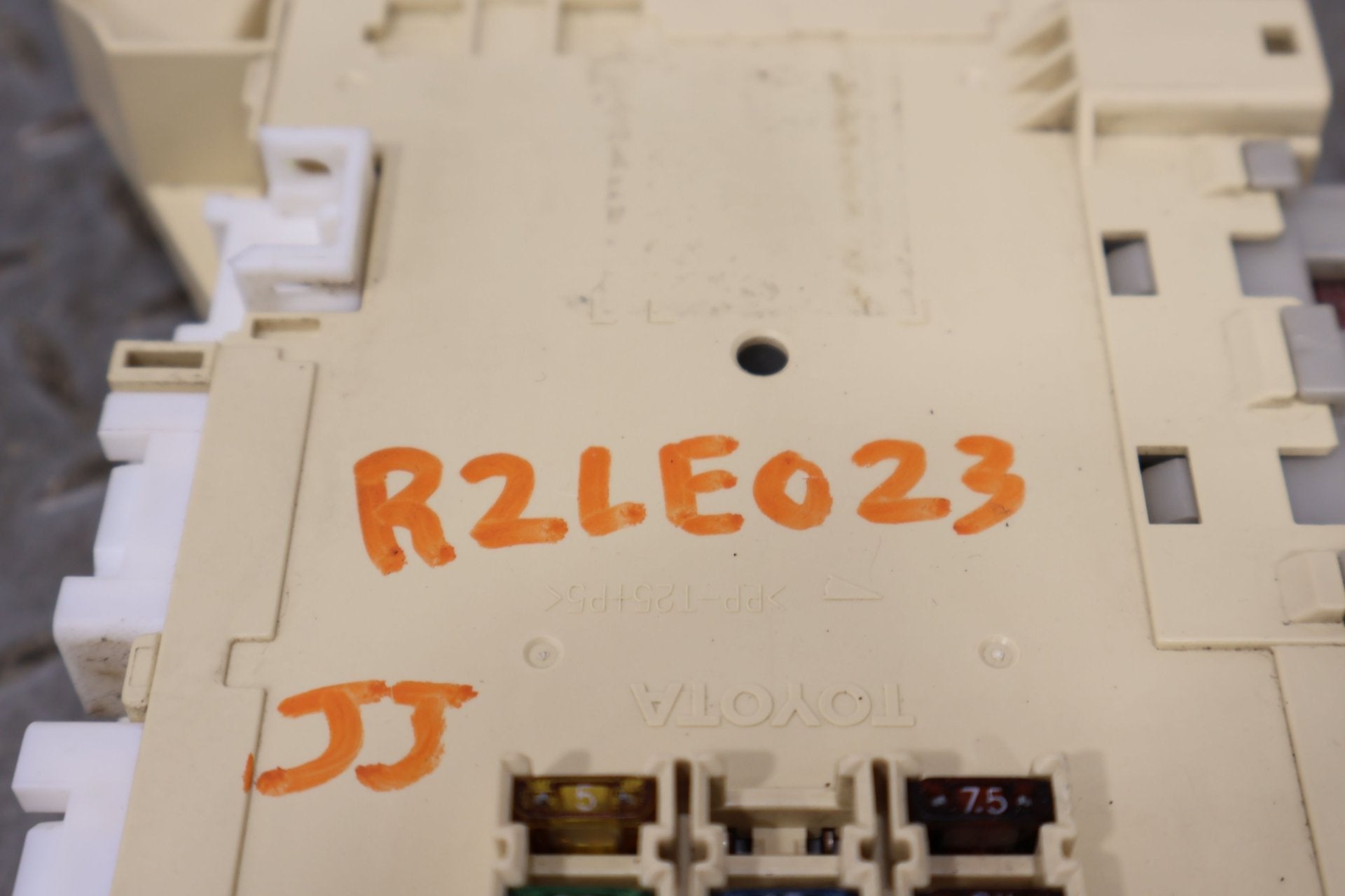 Cabin Fuse Box, 2002, Lexus, LS430