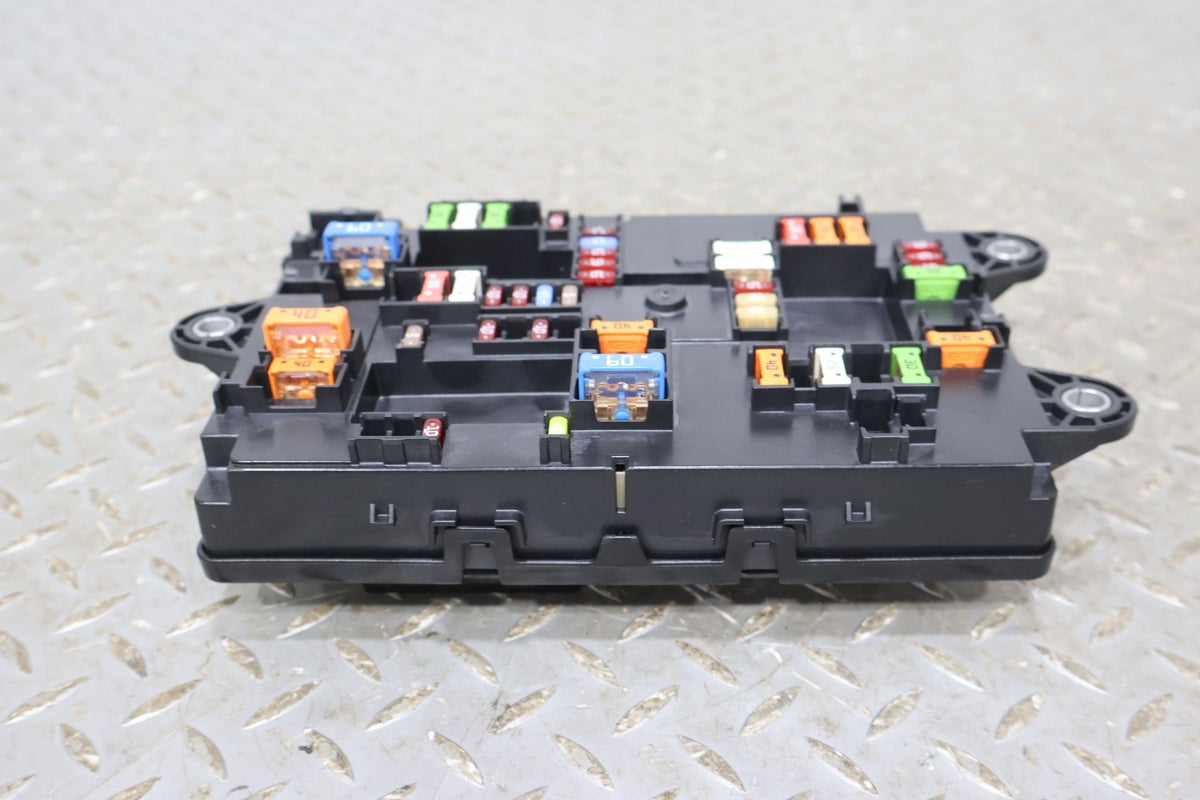 Cabin Fuse Box, 2022, Rivian, R1S