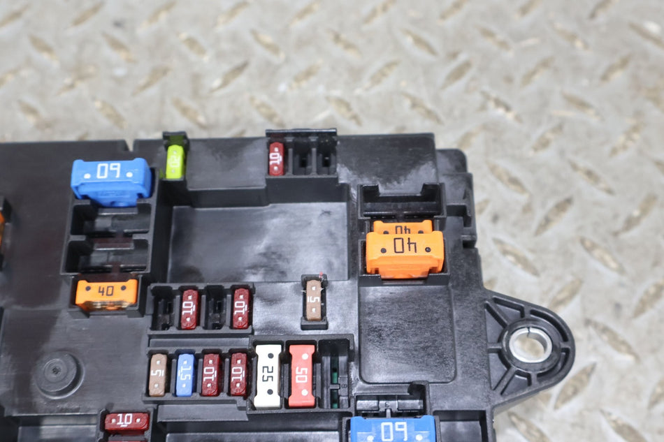 Cabin Fuse Box, 2022, Rivian, R1S