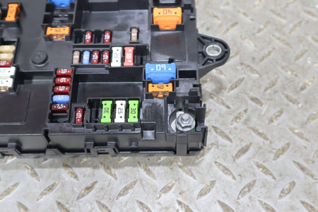 Cabin Fuse Box, 2022, Rivian, R1S