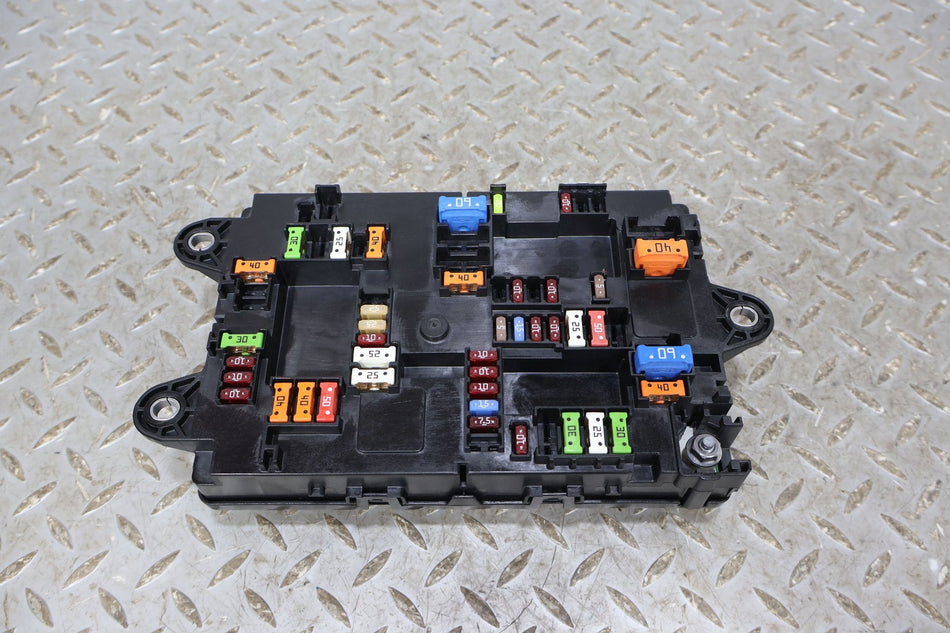 Cabin Fuse Box, 2022, Rivian, R1S